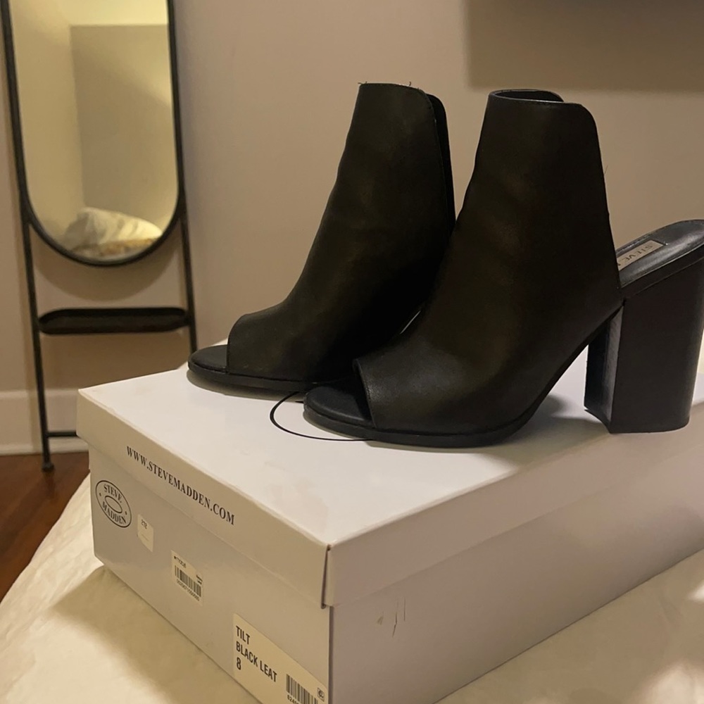 Tilt black leat
